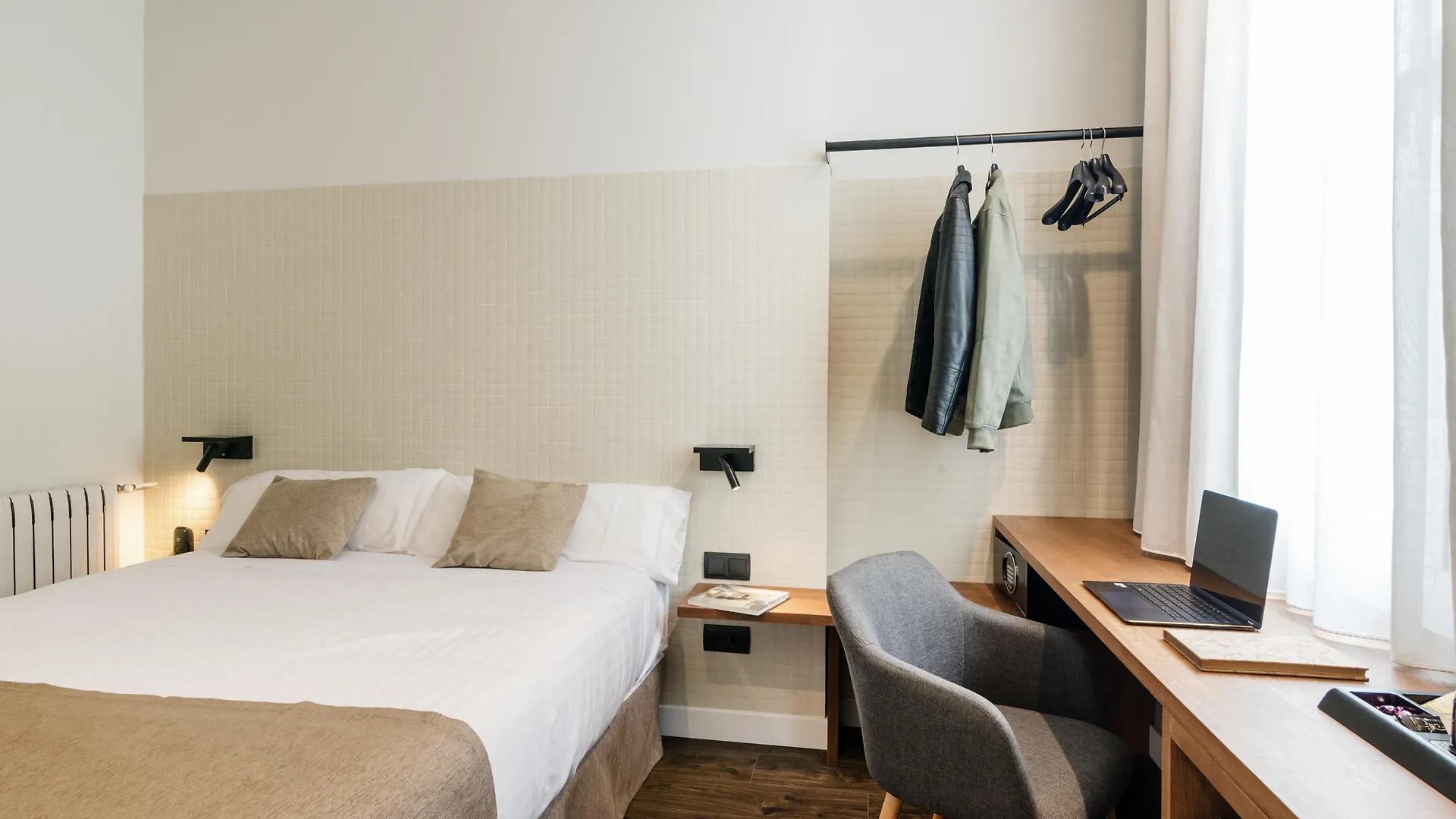 Hotel Peninsular Girona 3*,  Spagna