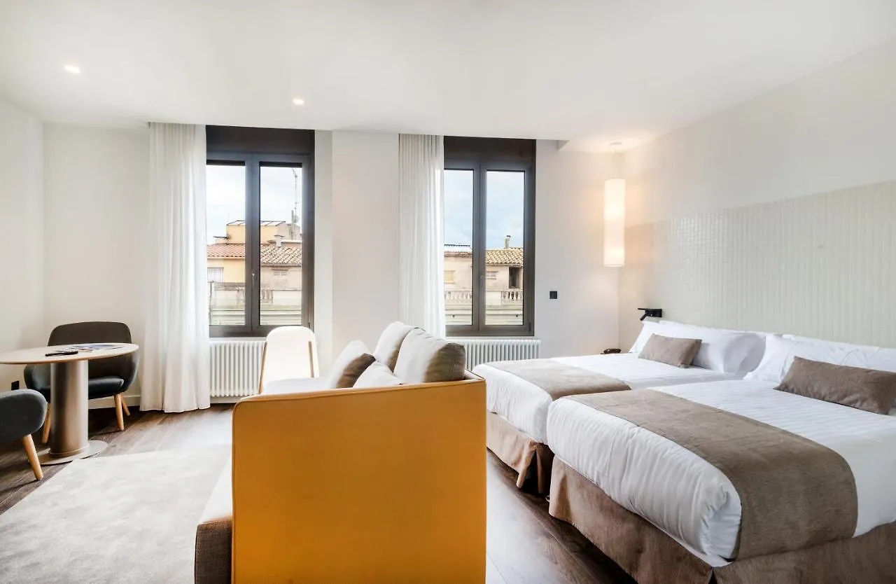 Peninsular Hotel Girona 3*,