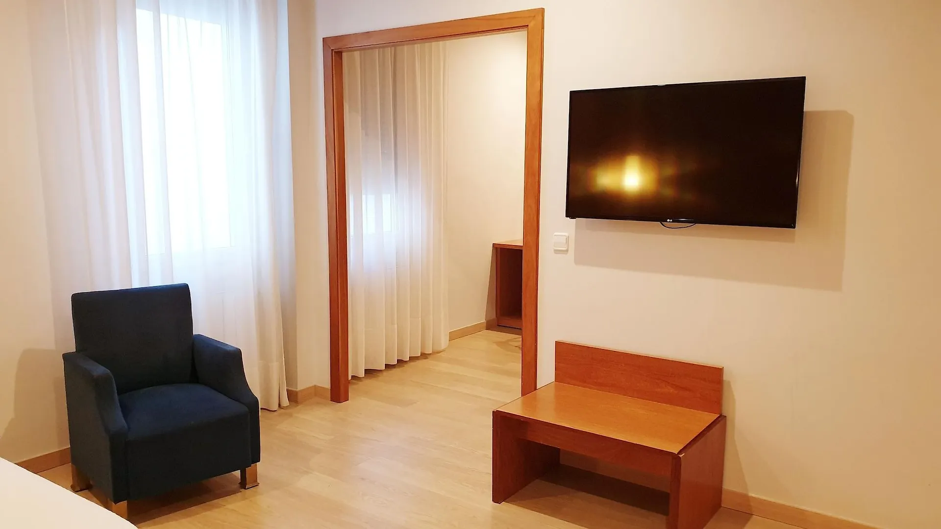 ***  Peninsular Hotel Girona Spain