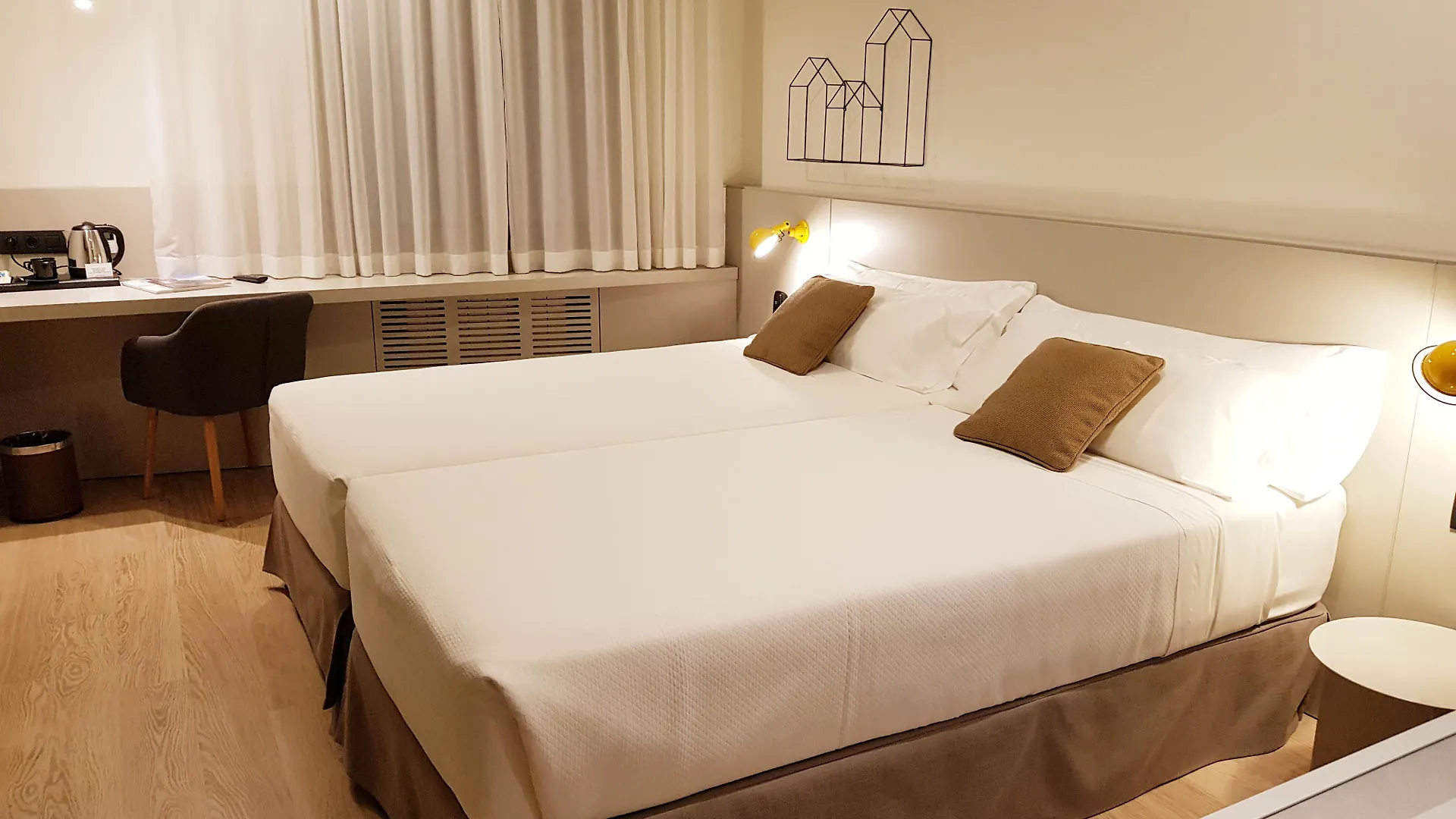 ***  Peninsular Hotel Girona Spanien